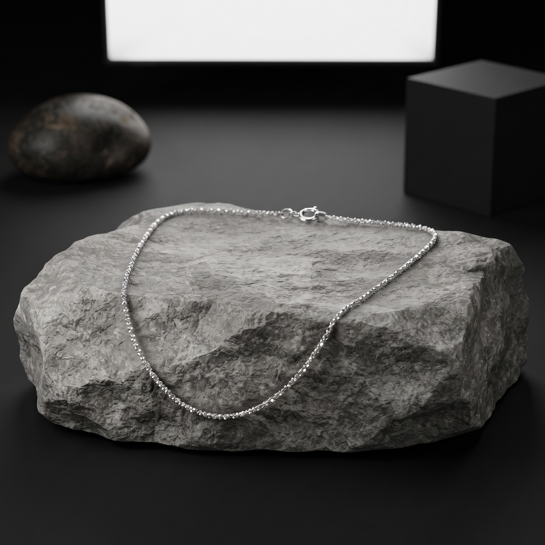 Sterling silver rhodium-plated chain by Silvme, made for women and men, close to 3.66 g in weight