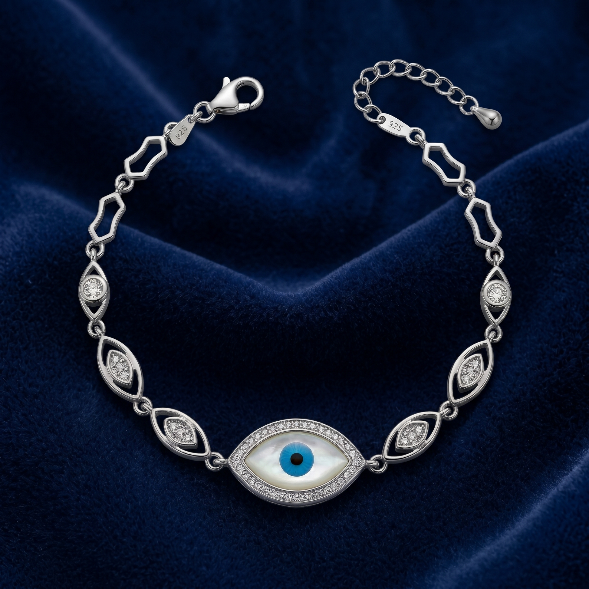 Sparkling cubic zirconia setting on the Silvme Fantasy CZ Bracelet, 925 sterling silver jewellery