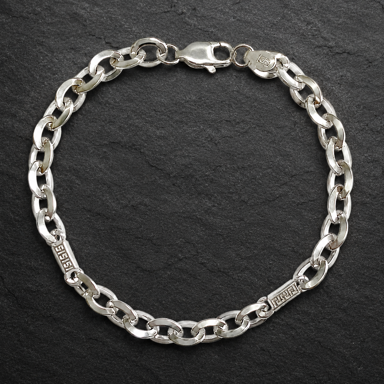 Lobster clasp and end links on the Silvme greek key mariner bracelet