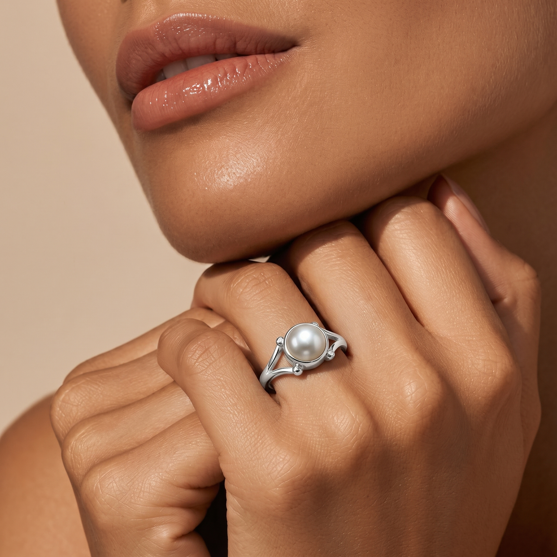 Silvme 925 Sterling Silver Pearl Statement Ring, bold round pearl on a split-shank band