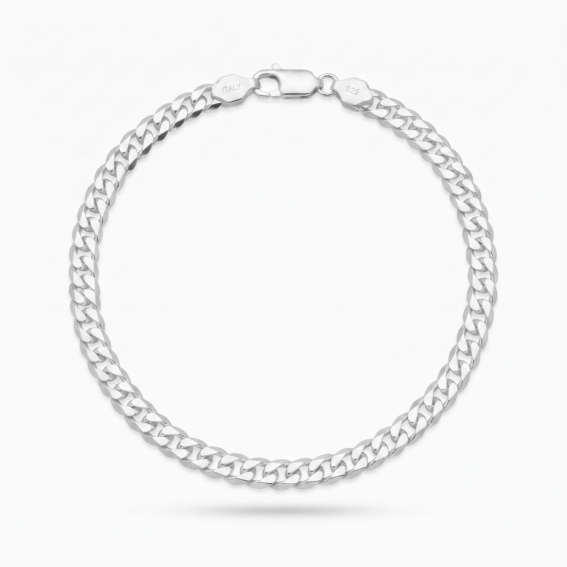 Lobster clasp and end links on the Silvme heavy curb chain bracelet