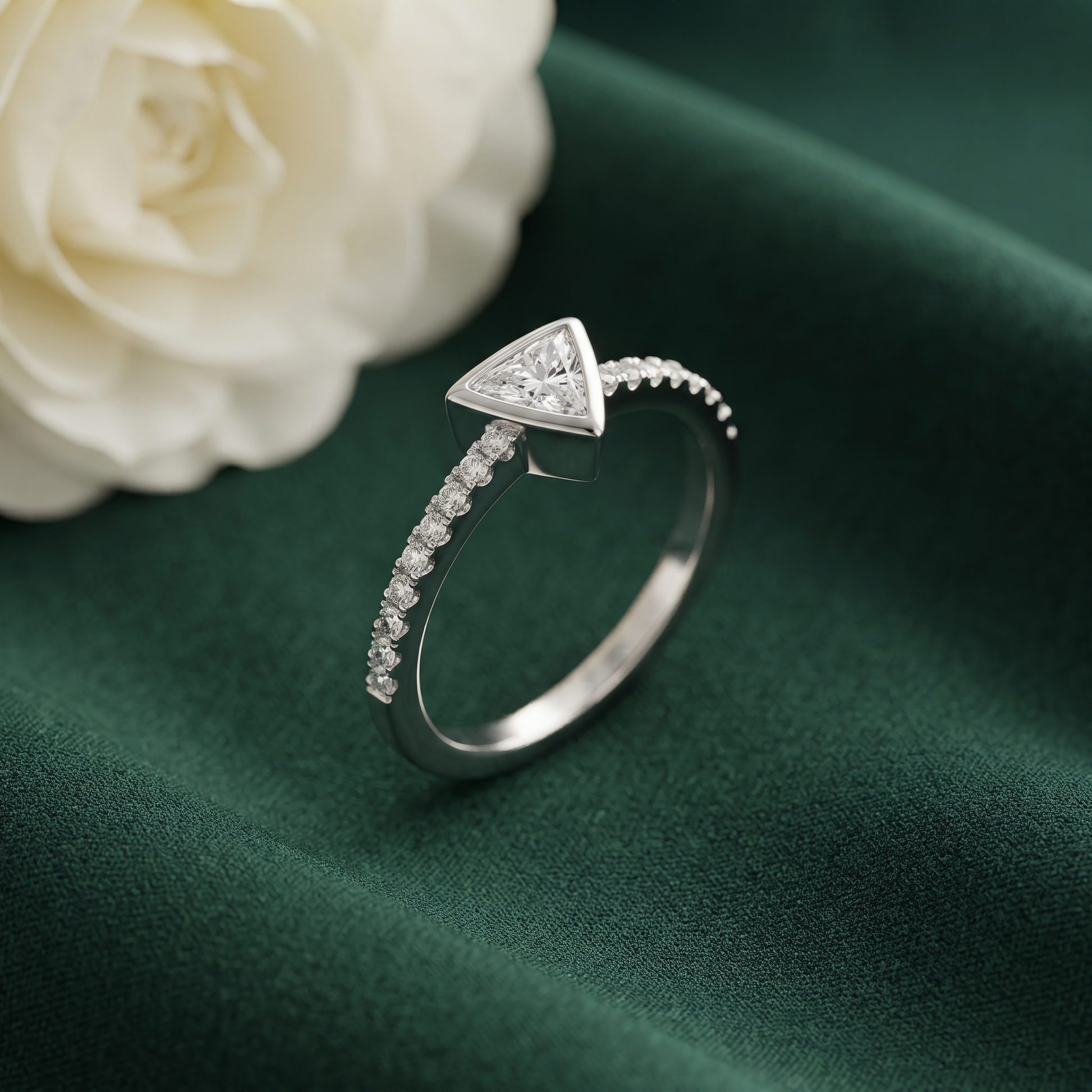 Comfort-fit 925 sterling silver triangle stone pave ring for women in Indian ring sizes