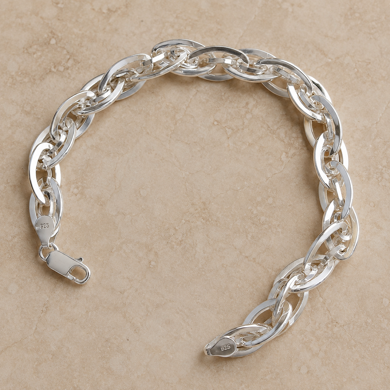 Lobster clasp and end links on the Silvme interlocked twist link bracelet