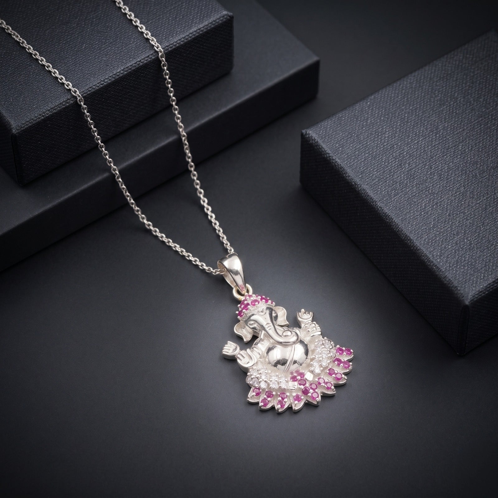 Elegant 925 silver jewellery â€“ the Silvme Contemporary Pendant Necklace Modern, timeless design for women