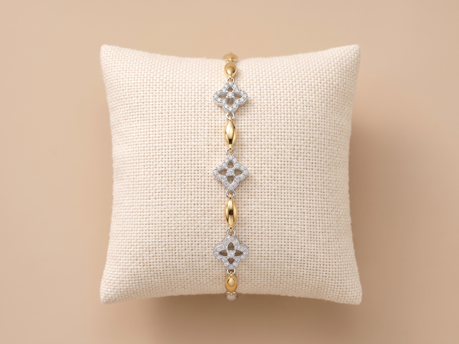 925 silver Box Chain Bracelet by Silvme, well suited as an anniversary gift for women, refined silver accessory