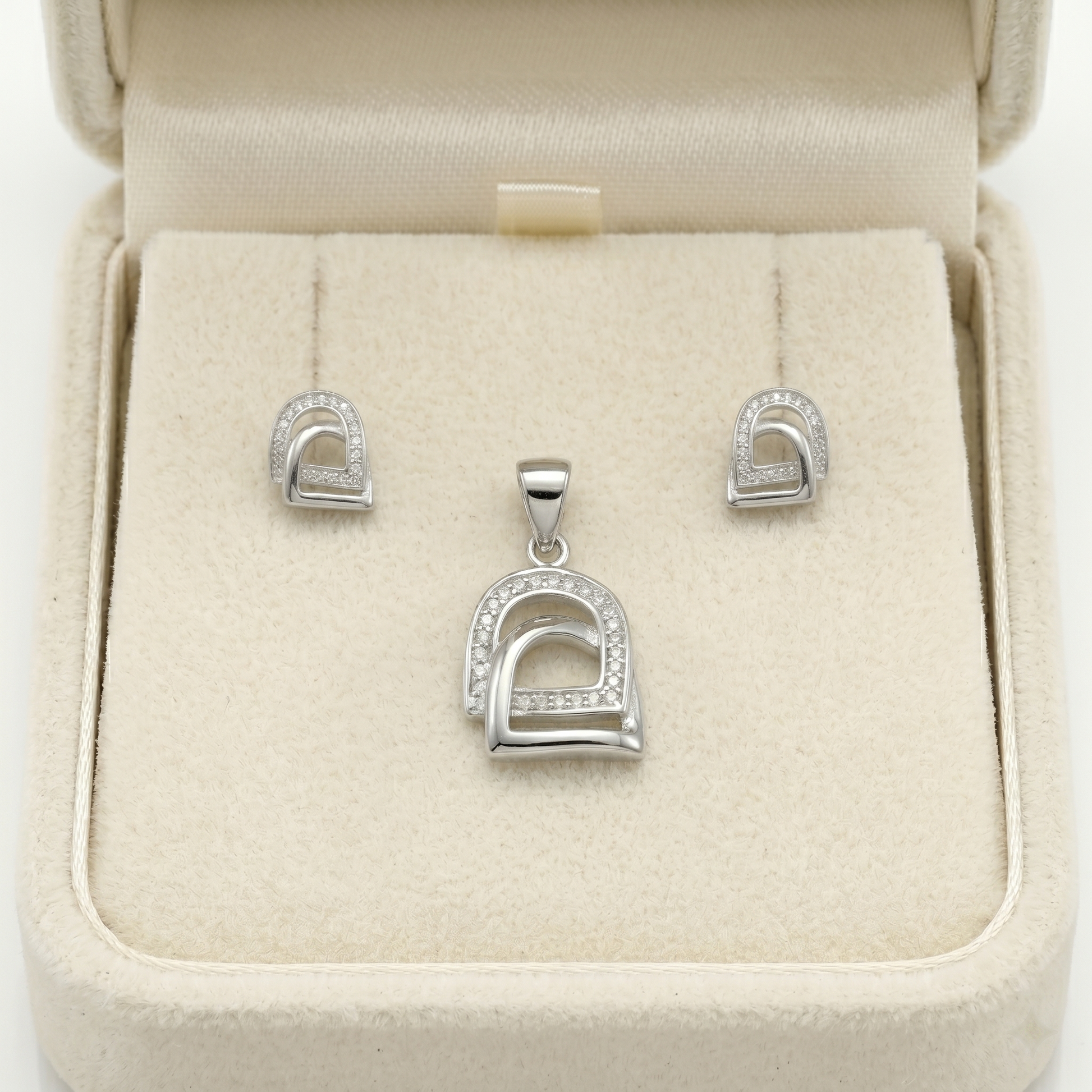 Silvme 925 silver minimalist arch pendant and stud earrings, lifestyle gift image