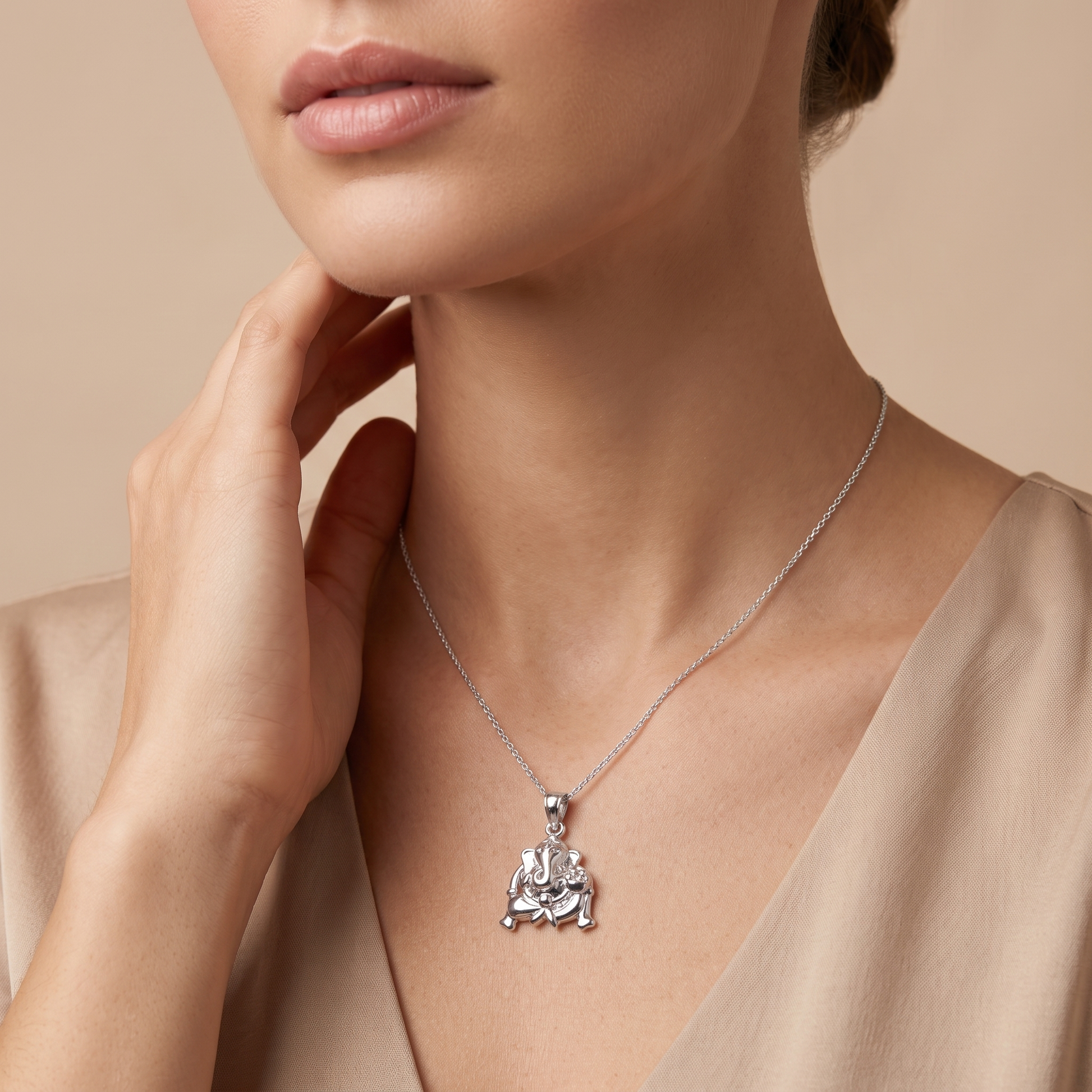 Silvme Geometric Pendant Necklace Professional Style in 925 silver, a lovely choice as an anniversary gift