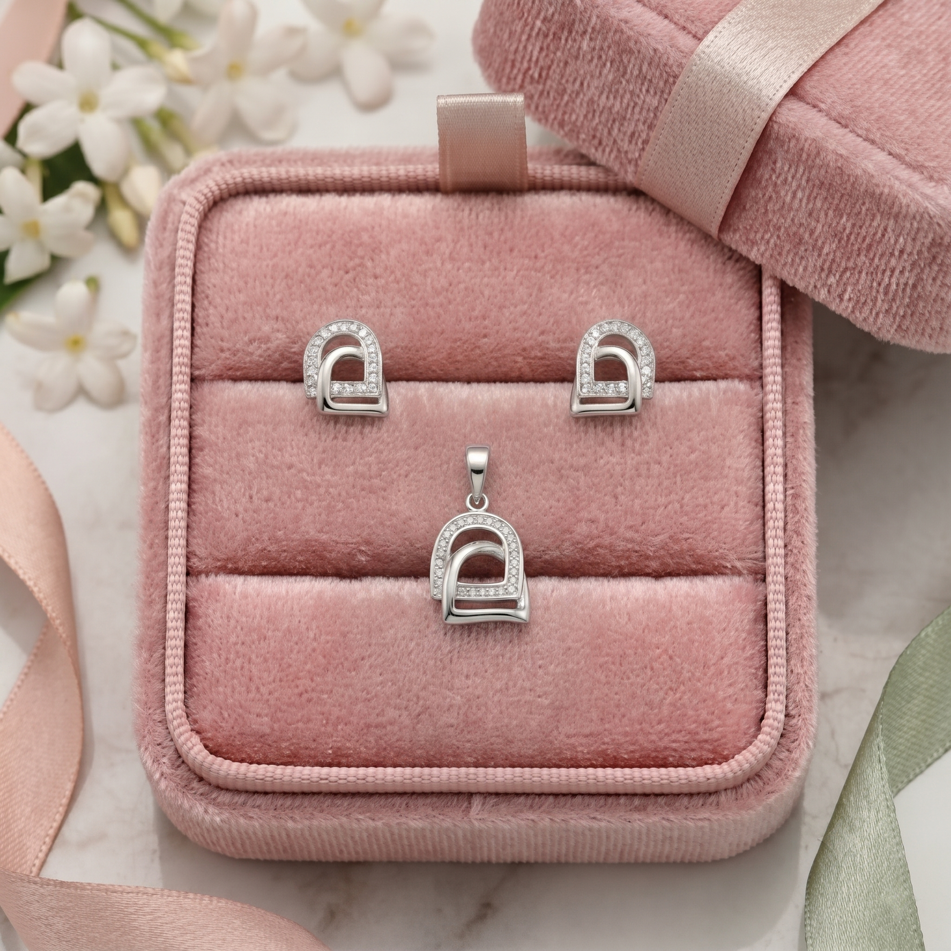 Minimalist Arch 925 sterling silver pendant and stud earrings jewellery set by Silvme â€” styled setting image