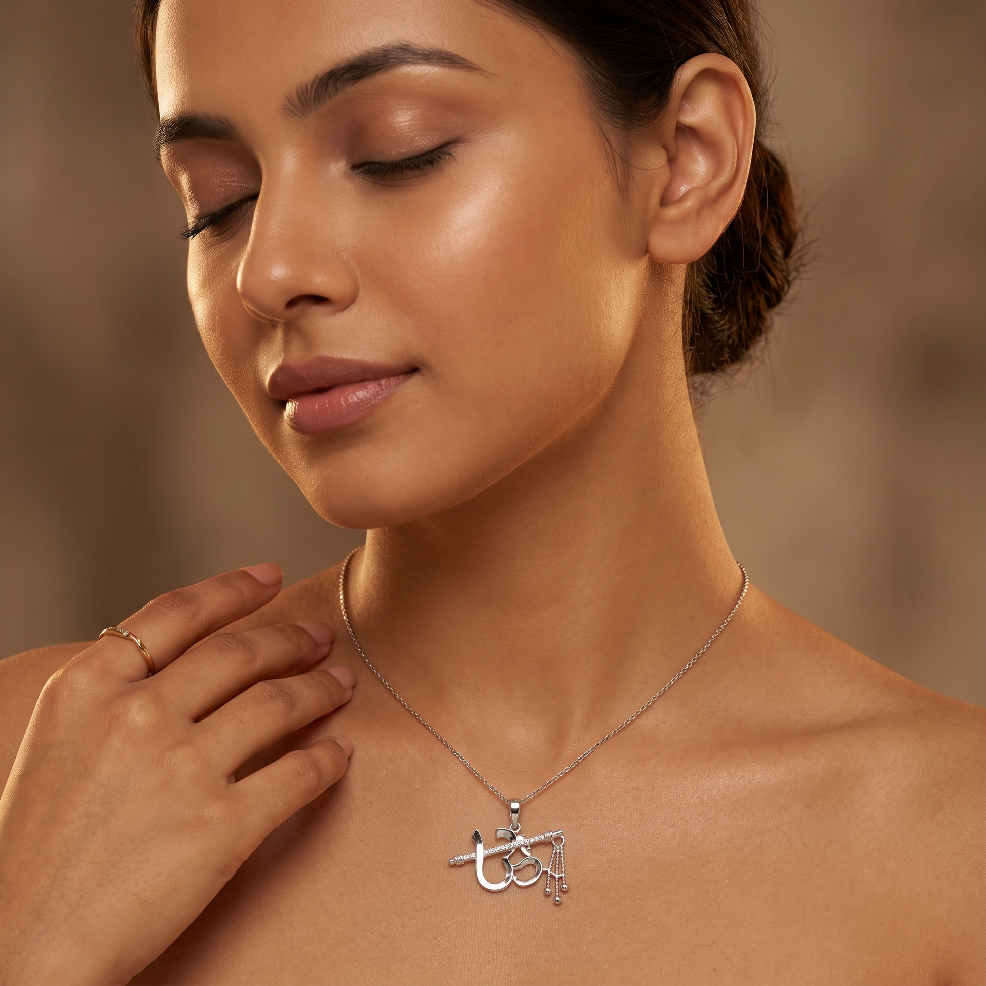 Silvme Pendant Necklace Graduation Gift in 925 silver, a thoughtful jewellery gift for women