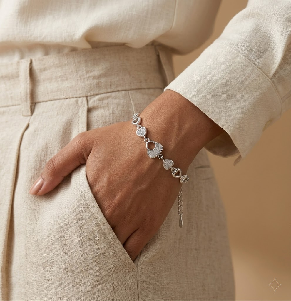 Delicate Wing Silver Bracelet – the Silvme Heart Charm Bracelet in 925 sterling silver for women