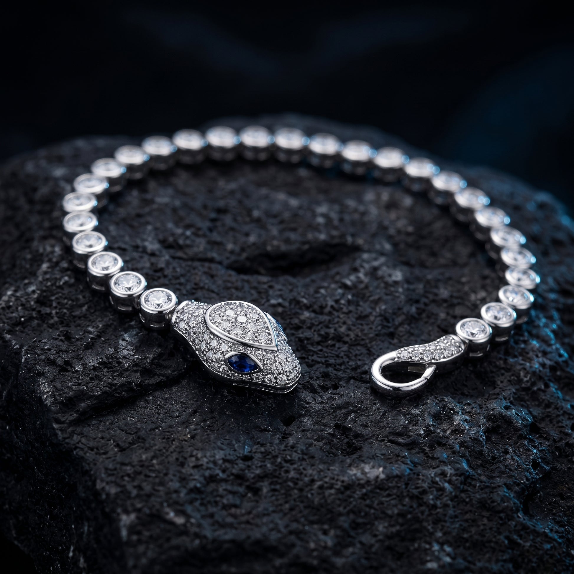 Silvme Snake Chain Bracelet in 925 silver, a lovely choice as an anniversary gift, luxury silver design
