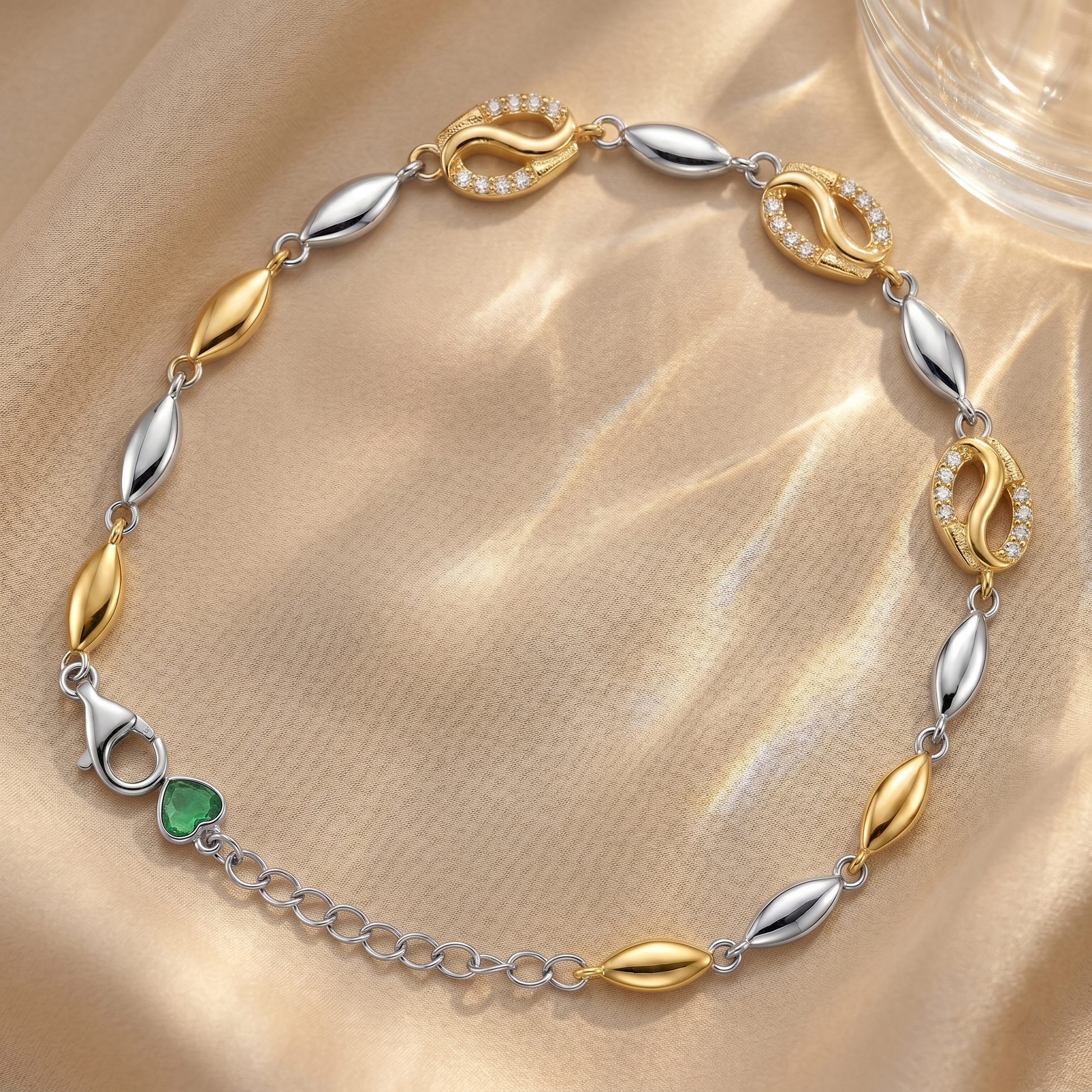 Silvme Daisy Flower Bracelet in 925 sterling silver – Floral CZ Charm Silver Bracelet, minimal modern styling