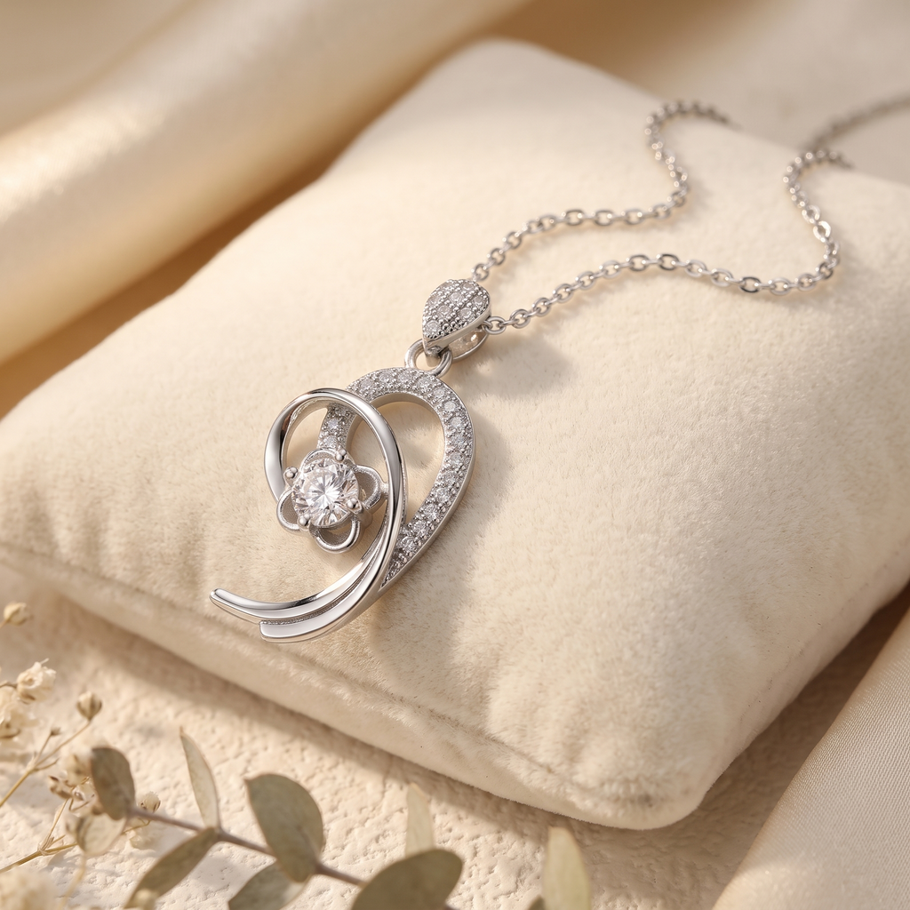 Silvme Nature Pendant Necklace Botanical Gift in 925 silver, a lovely choice as an anniversary gift