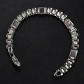Box clasp and end links on the Silvme wide panel link bracelet