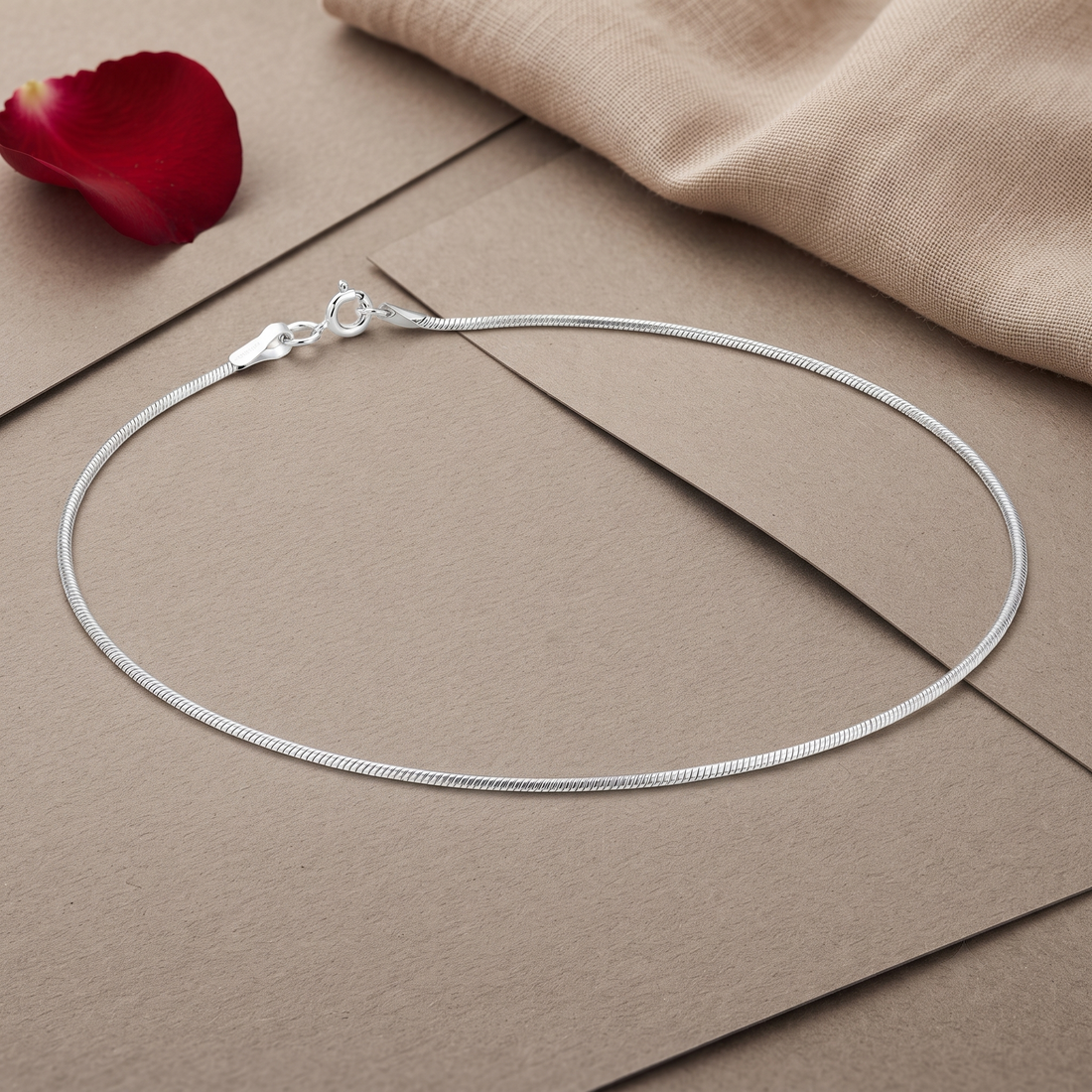 Sterling silver rhodium-plated chain by Silvme, made for women and men, close to 3.59 g in weight