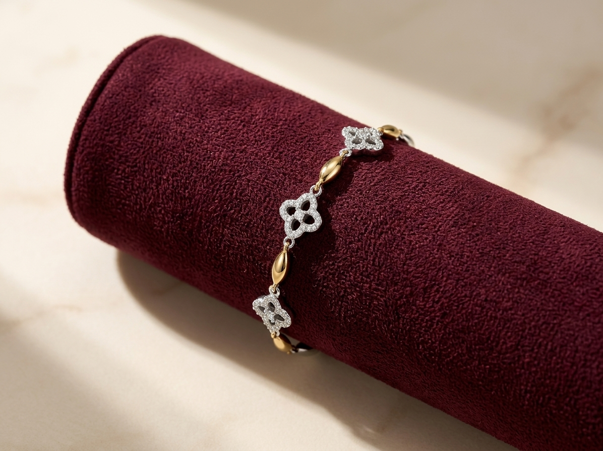 Silvme Box Chain Bracelet, crafted in 925 sterling silver for women, minimal modern styling