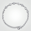 Infinity Link design detail on the Silvme Infinity Link Bracelet, crafted in polished 925 sterling silver