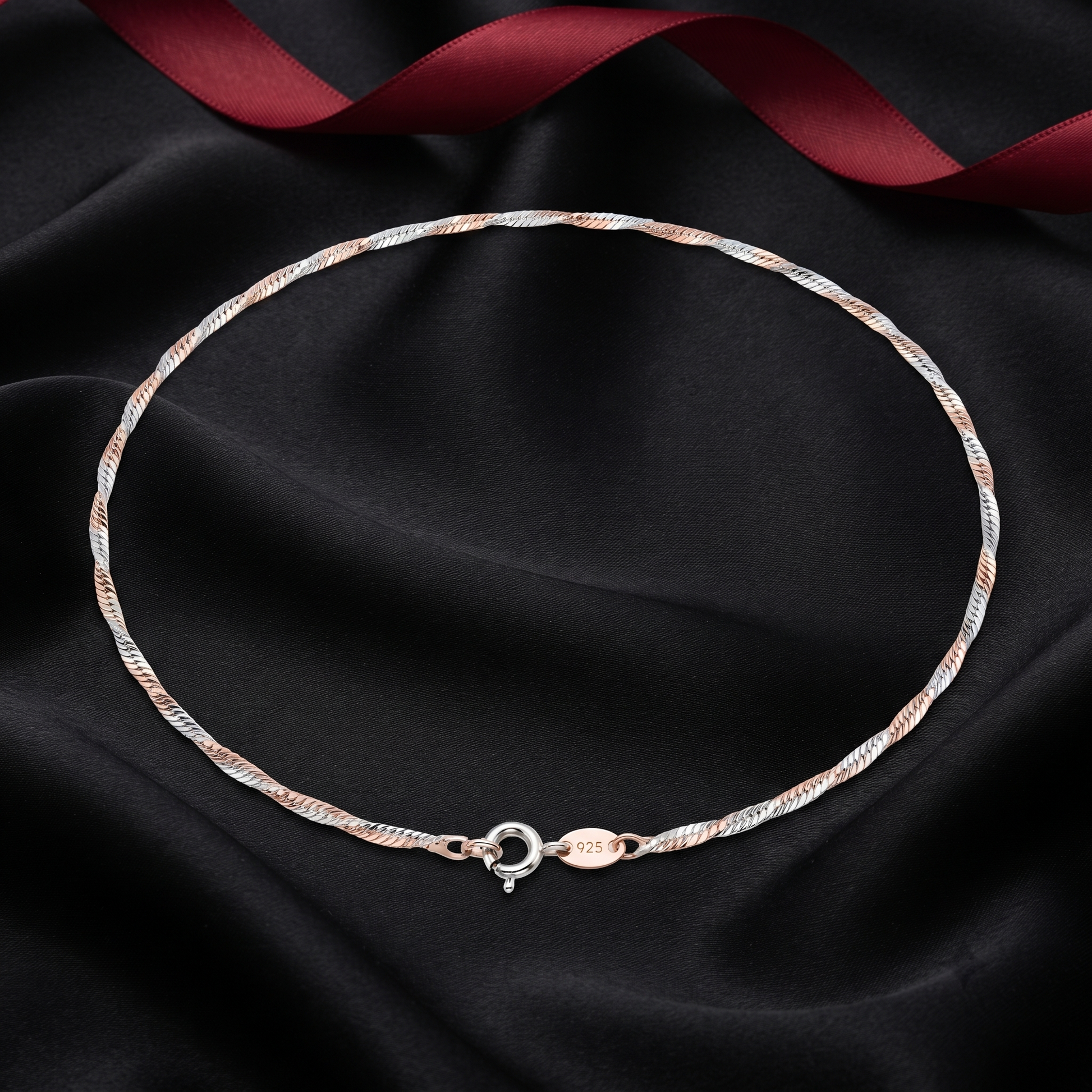 925 sterling silver rhodium-plated chain by Silvme, weighing about 4.11 g, clasp included