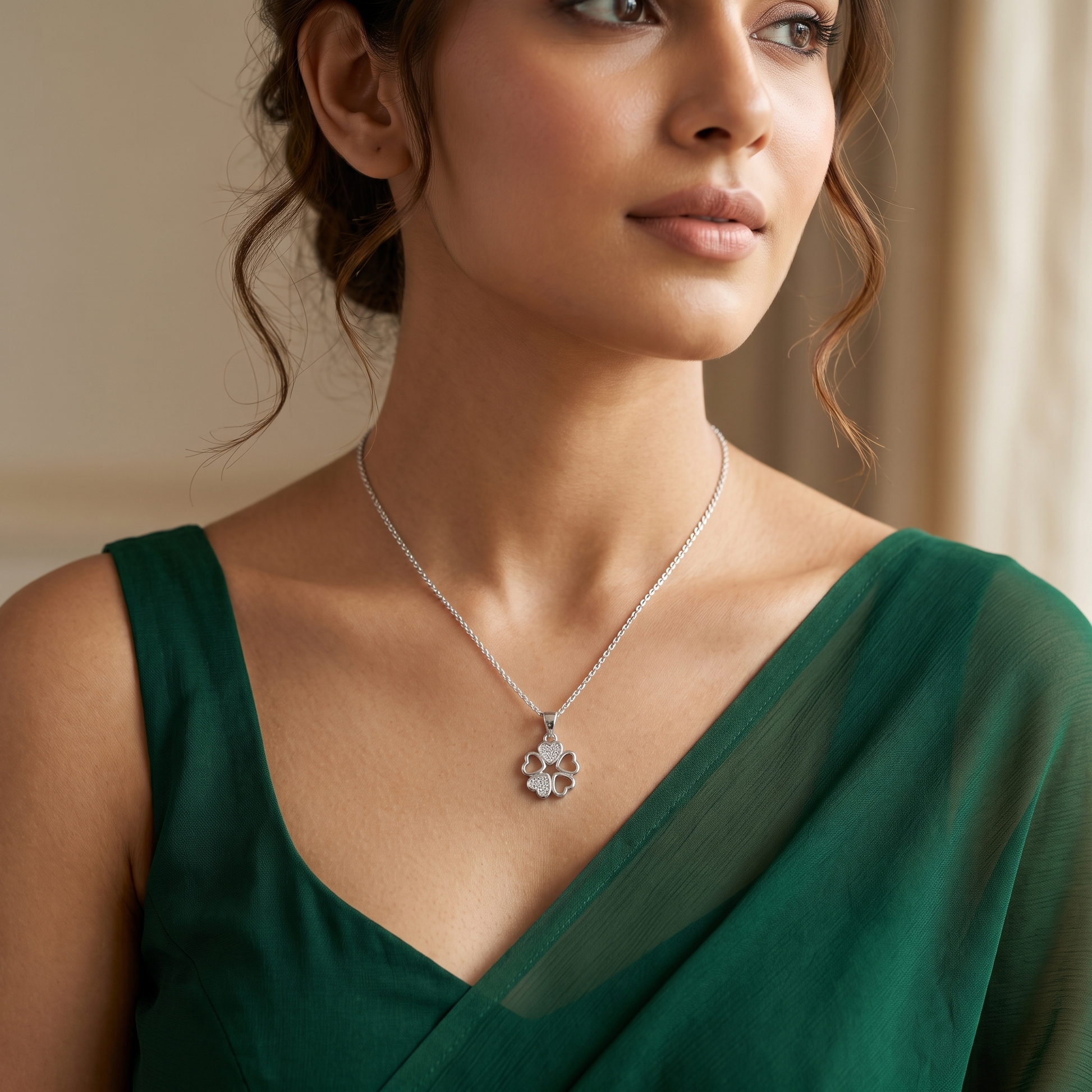 A giftable 925 silver â€“ the Silvme Pendant Necklace Love Gift for women, refined silver accessory