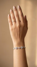Elegant Minimalist Silver Bracelet – the Silvme Floral Design Bracelet in 925 silver, a gift-worthy silver piece