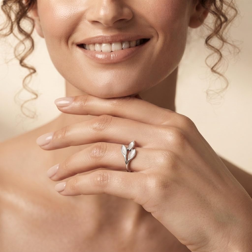 Silvme Pearlescent Three-Leaf 925 sterling silver ring for women with a pearl-effect accent — front view on white background