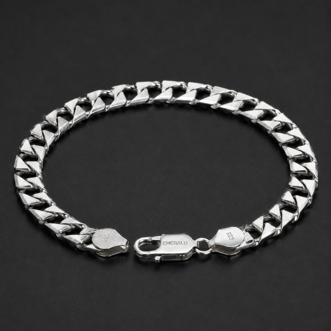 Close-up of a solid flat curb chain with a wide, level face on the Silvme solid flat curb chain bracelet