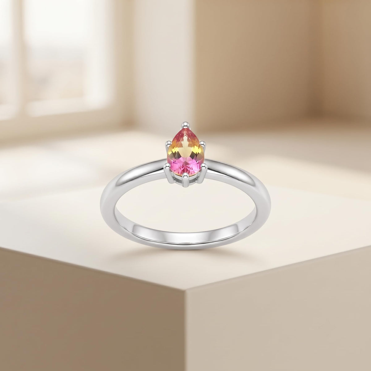 Silvme Gradient Pear Solitaire 925 sterling silver ring for women set with cubic zirconia — close-up detail