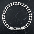 Lobster clasp and end links on the Silvme wide curb chain bracelet