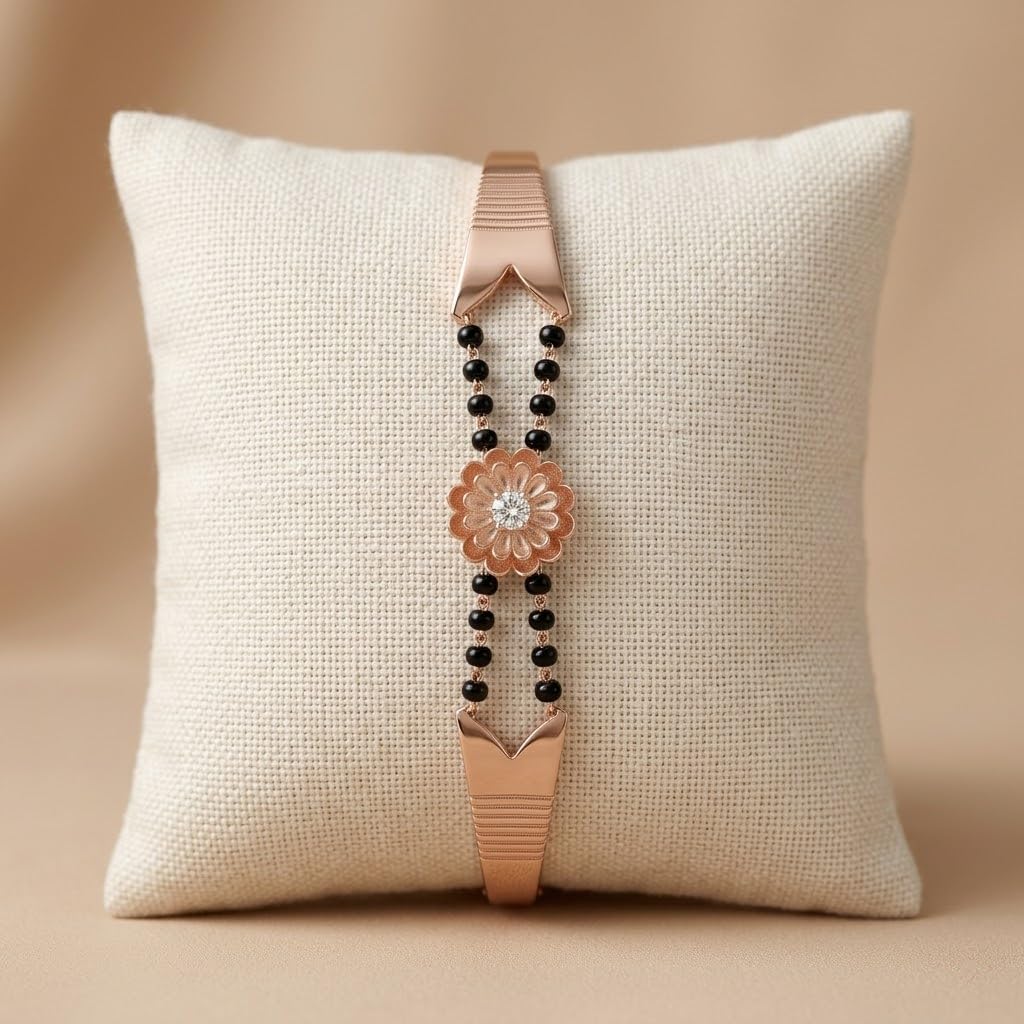 Silvme Diamond Cut Bracelet with its softly polished 925 silver surface, ideal for festive occasions