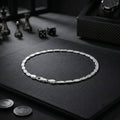 Link pattern and surface detail across the flat mariner link bracelet by Silvme
