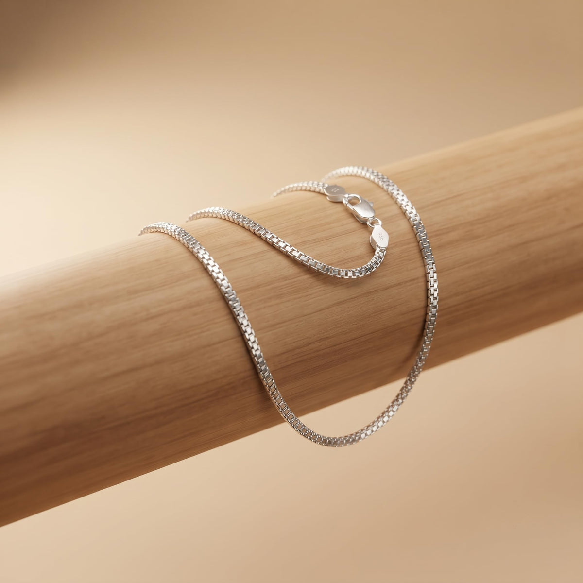 925 silver box link chain for women and men from Silvme, around 6.48 g on the scale
