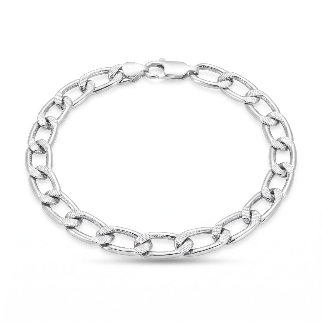 Link pattern and surface detail across the curb chain bracelet by Silvme