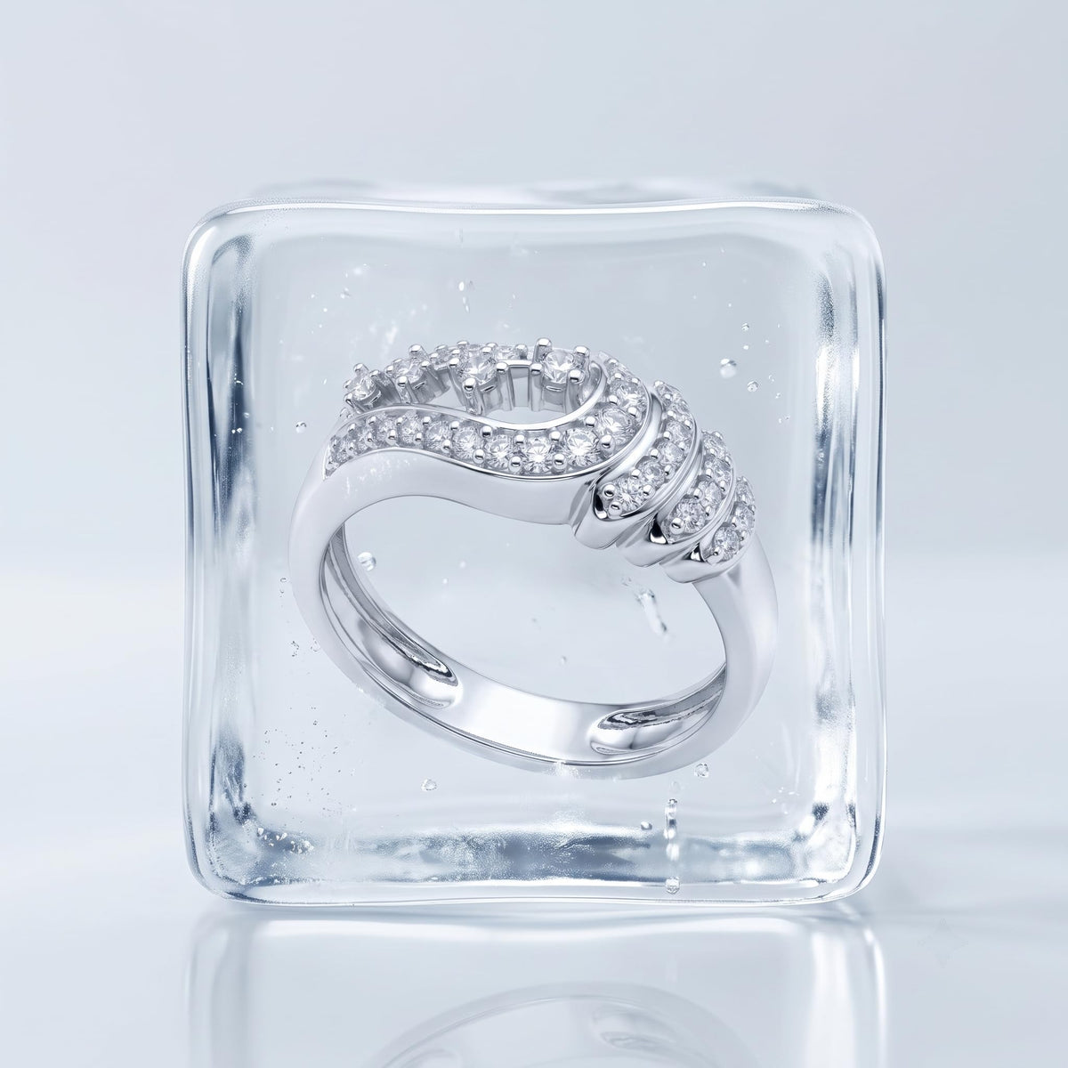 Silvme Pavé Feather Plume 925 sterling silver ring for women set with cubic zirconia — macro close-up