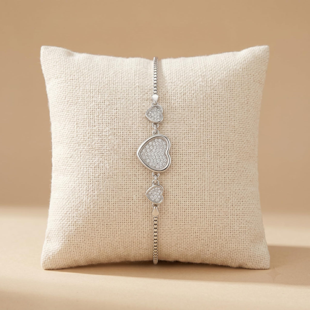 A giftable 925 silver – the Silvme Geometric Link Bracelet, refined silver accessory, minimal modern styling