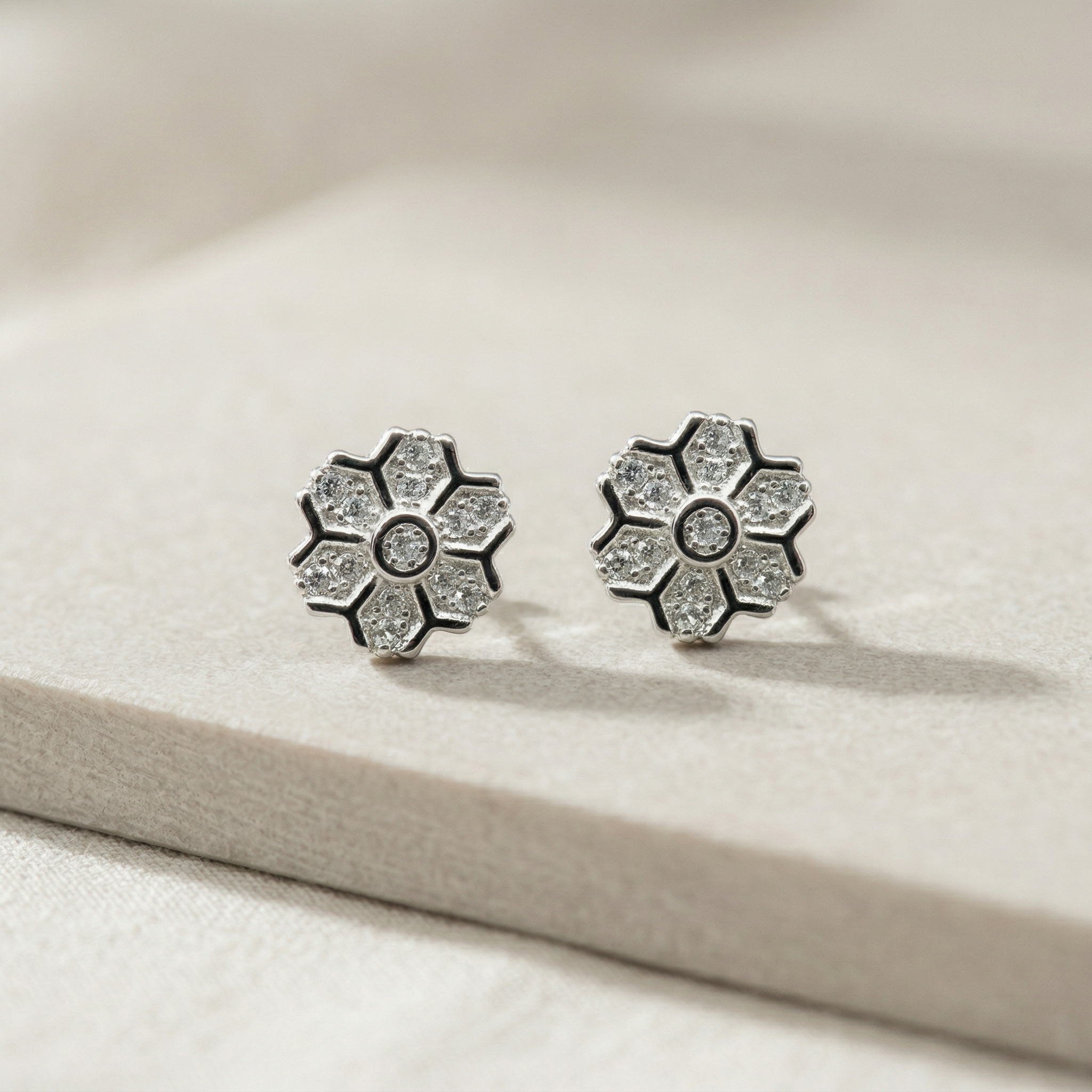 Silvme Pure 925 Sterling Silver Snowflake Floral Pavé CZ Stud Earrings