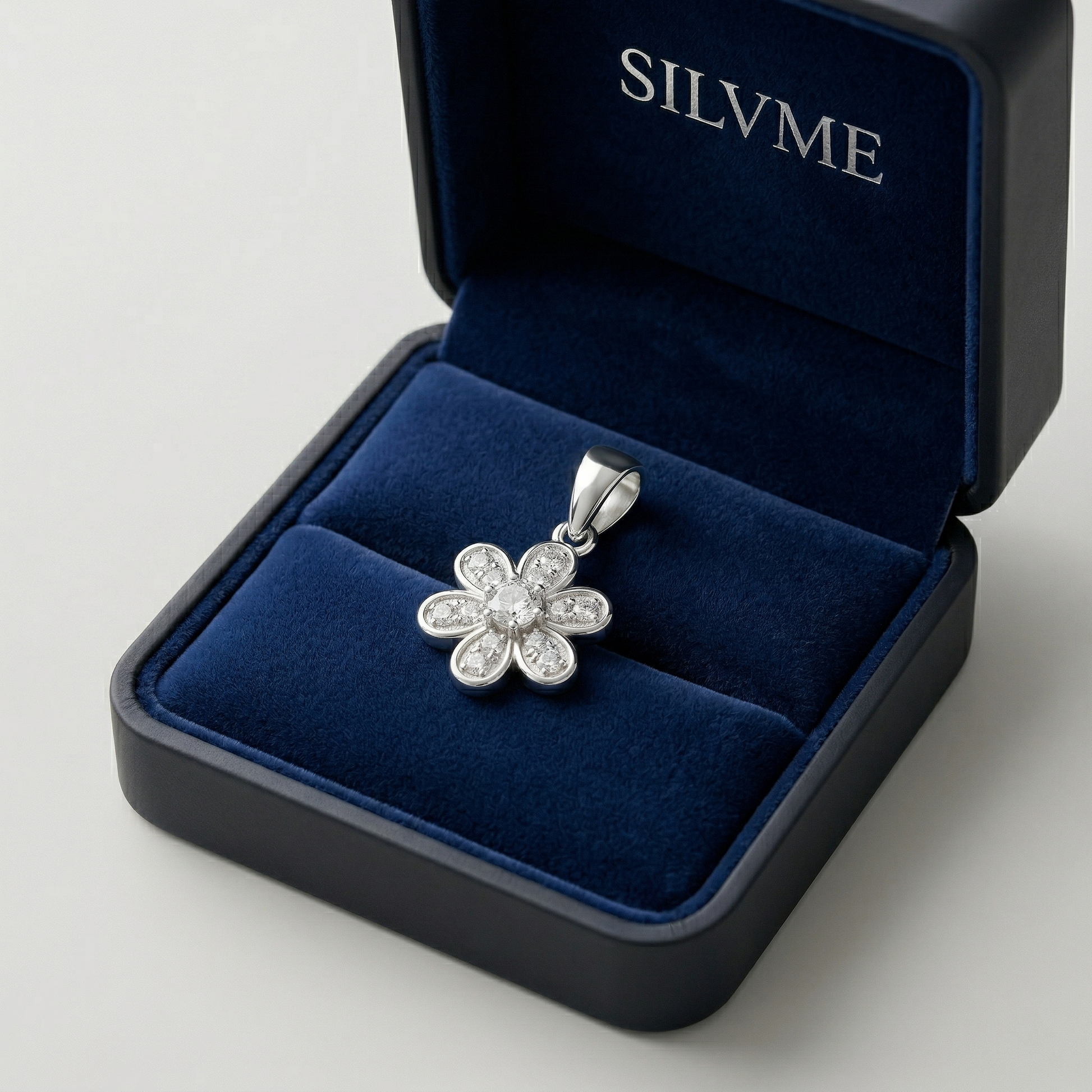 Smooth polished silver surface of the Silvme Bloom Pendant, premium 925 silver, ideal for everyday styling