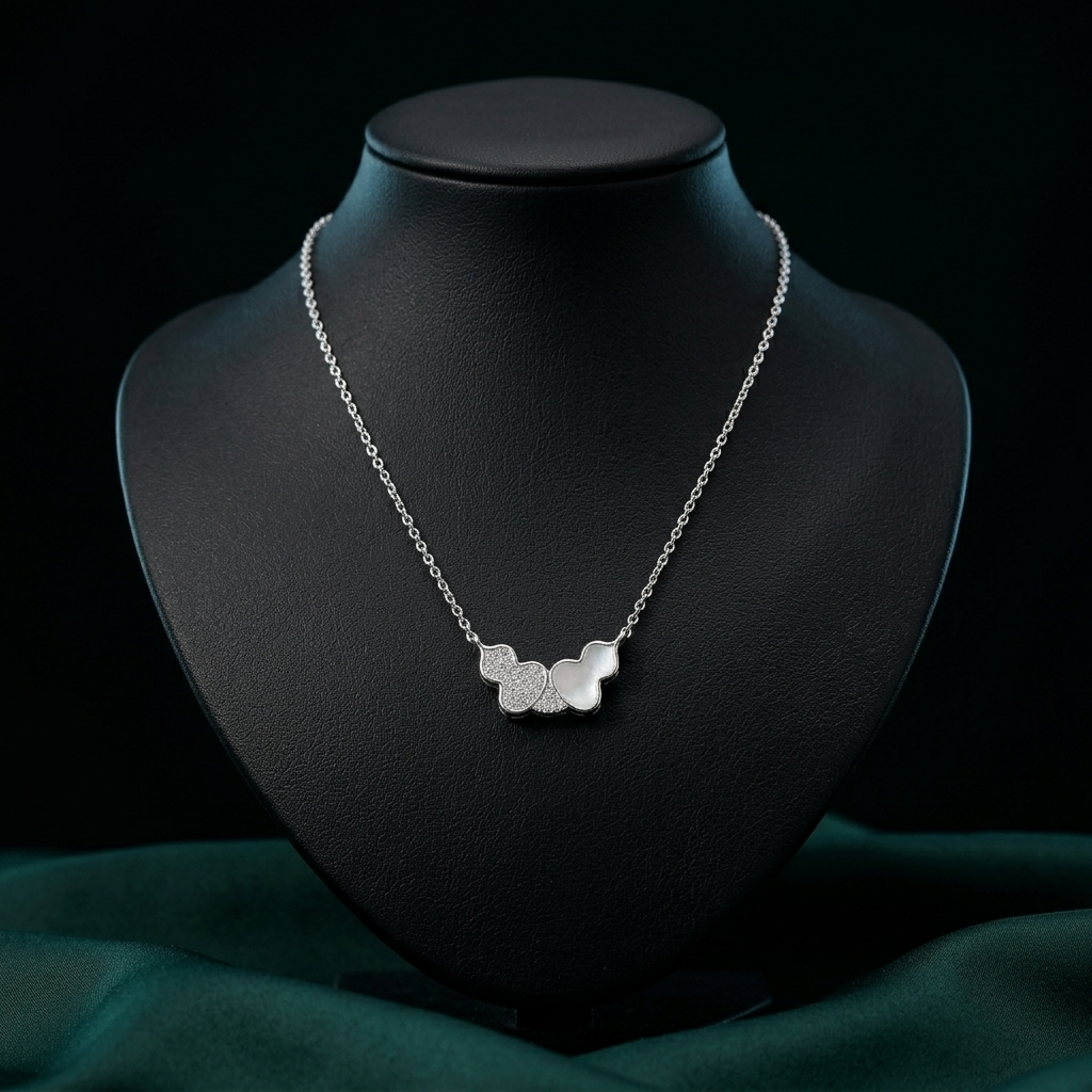 Silvme Teardrop Pendant Necklace in 925 sterling silver, ready for a gift for mom for women