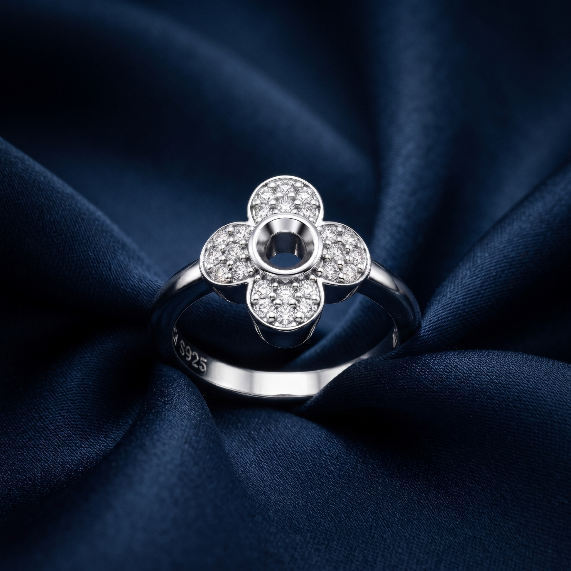 Silvme Four-Petal Pavé Flower 925 sterling silver ring for women set with cubic zirconia — macro close-up