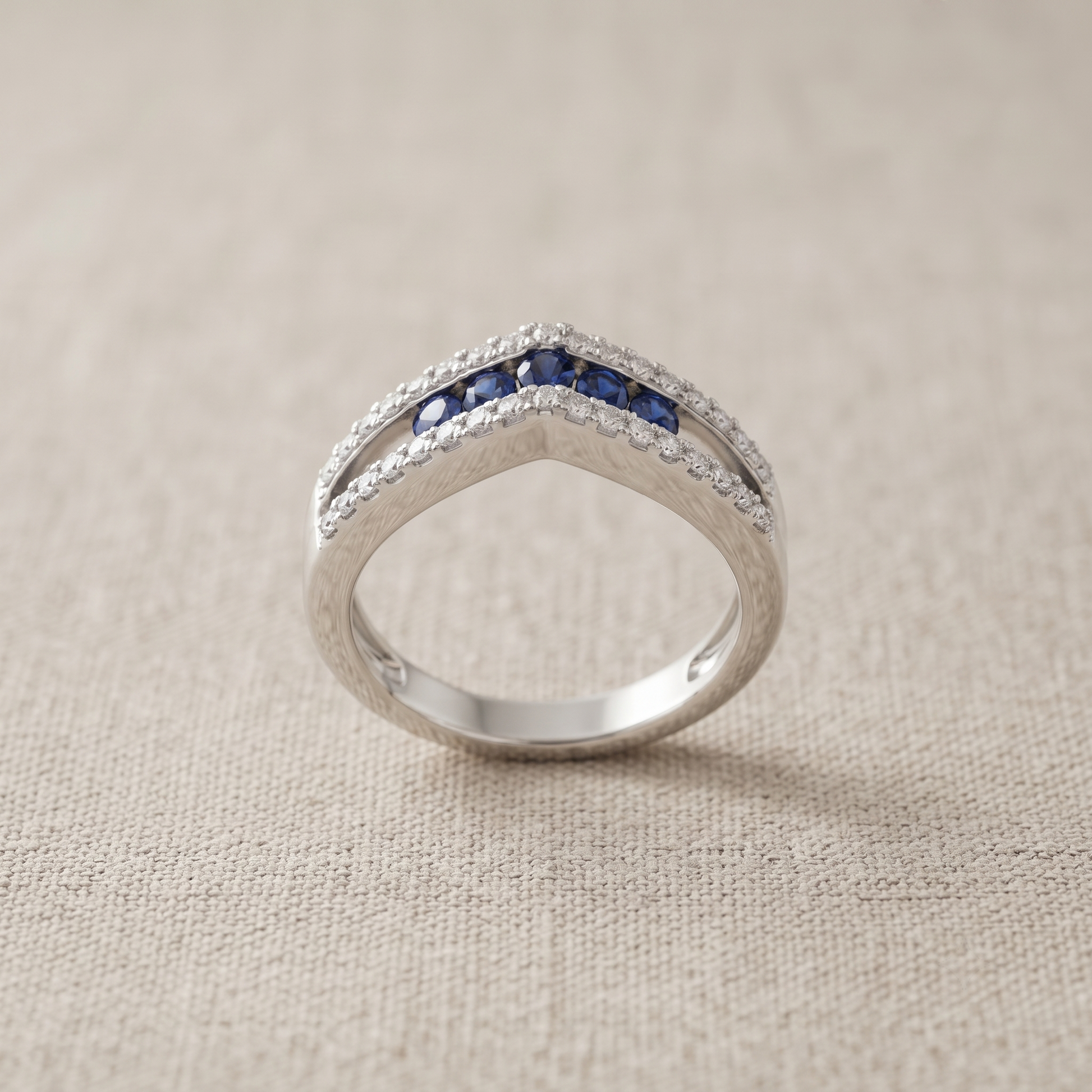 Silvme Blue Chevron Crown 925 sterling silver ring for women set with cubic zirconia — close-up detail