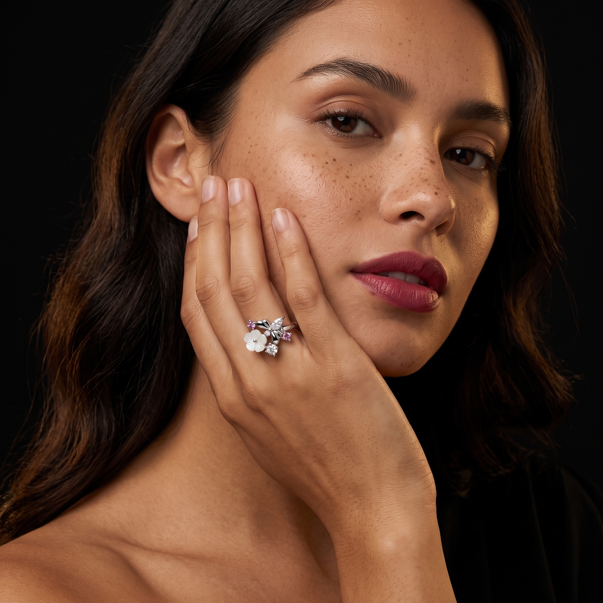 Silvme Bow Botanical Cluster 925 sterling silver ring for women with a pearl-effect accent — worn on the finger