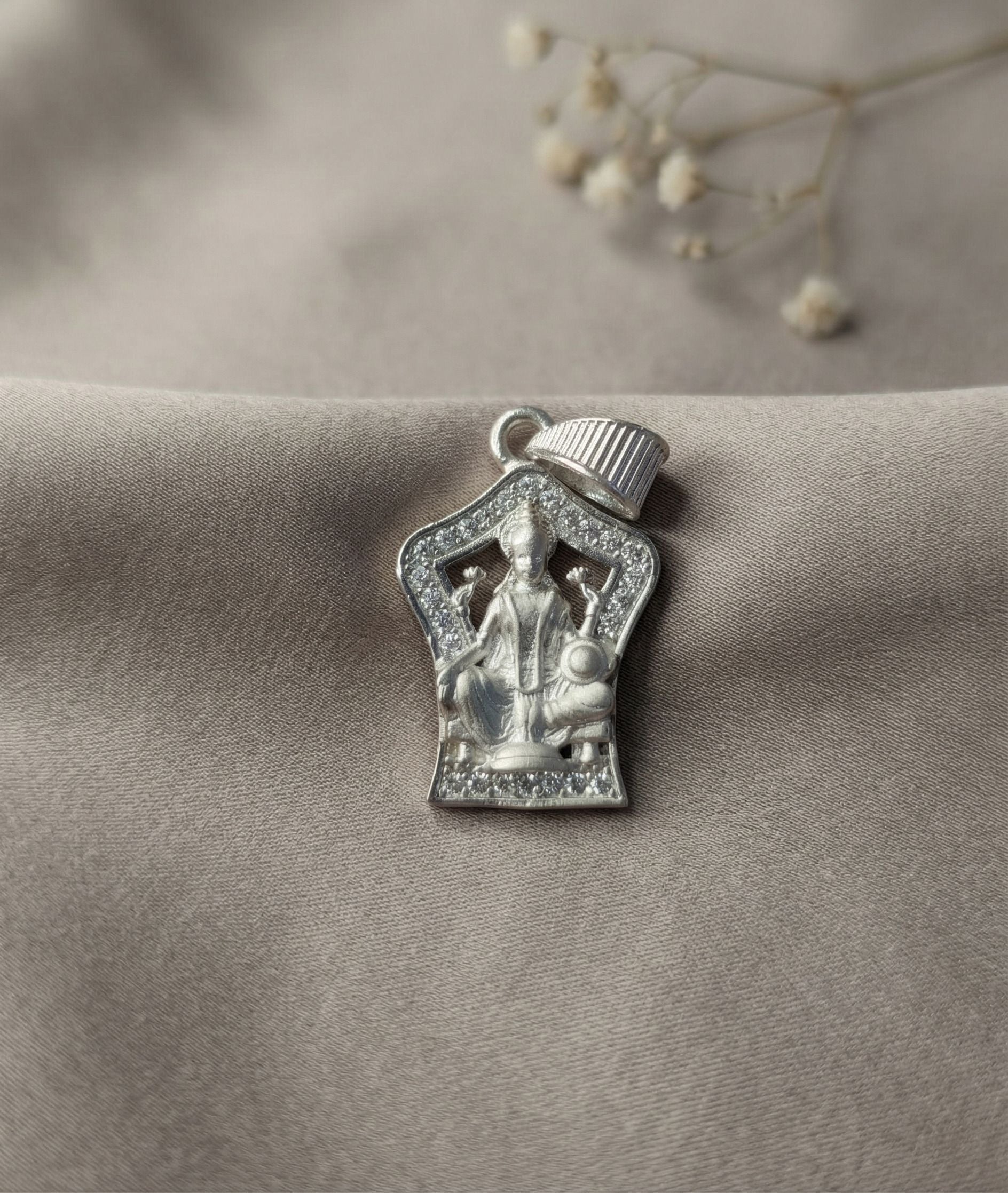 925 sterling silver 925 purity on the Silvme Devi Lakshmi Pendant in 925 sterling silver, luxury silver design